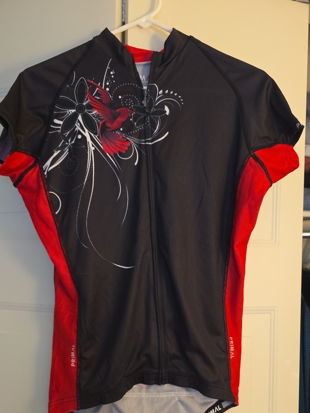 Women’s Black & Hot Pink Cycling Jersey with Graphic Detail